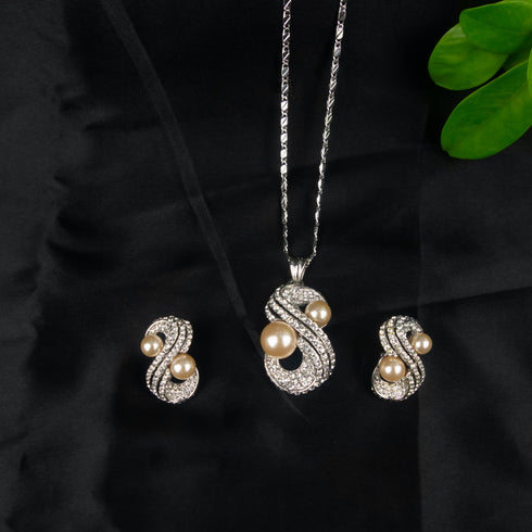 Sleek Pendent set D227